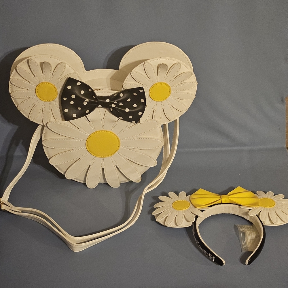 NEW Daisy loungefly Crossbody bag with headband